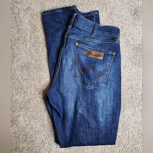 Wrangler Slim Tapered Button Fly 34 x 32 Liht Wash